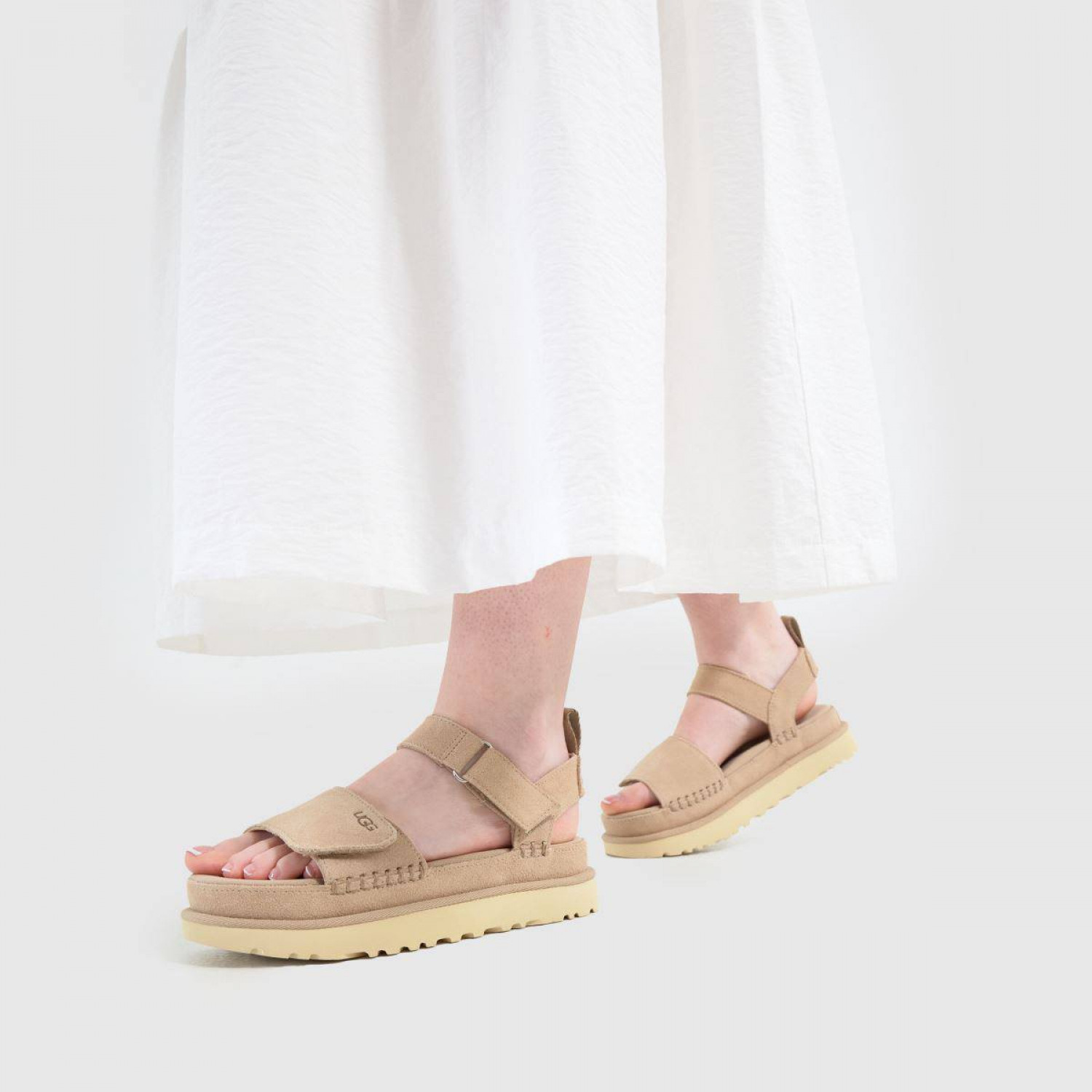 UGG Goldenstar Sandal Sand