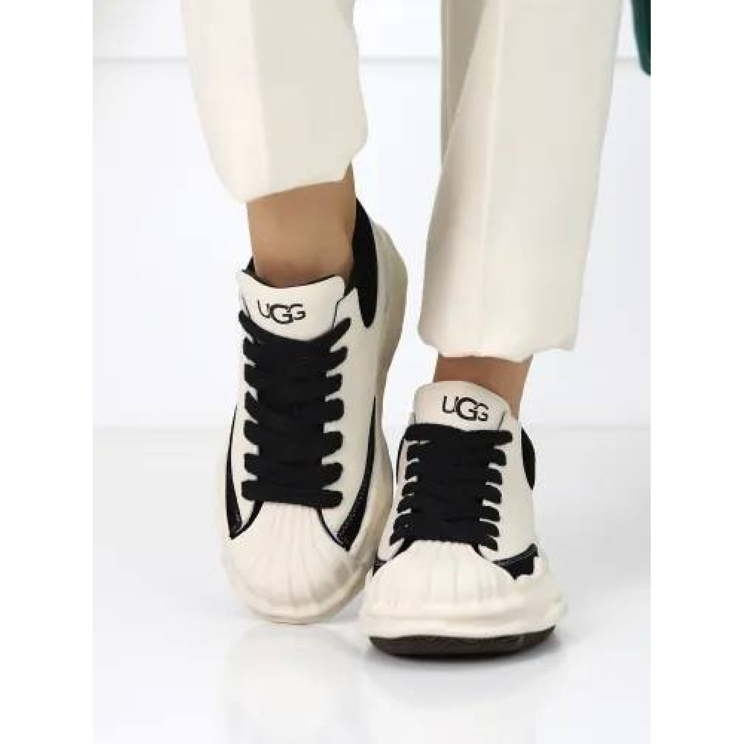 UGG Marin Black