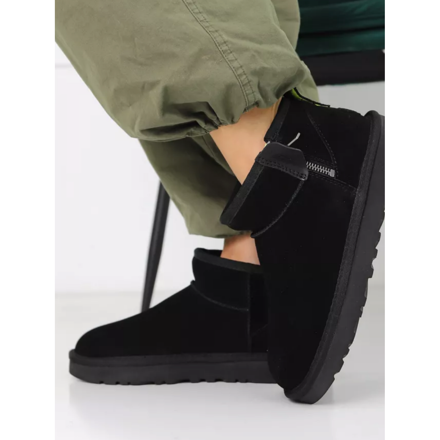 UGG Classic Ultra Mini ZIP Black