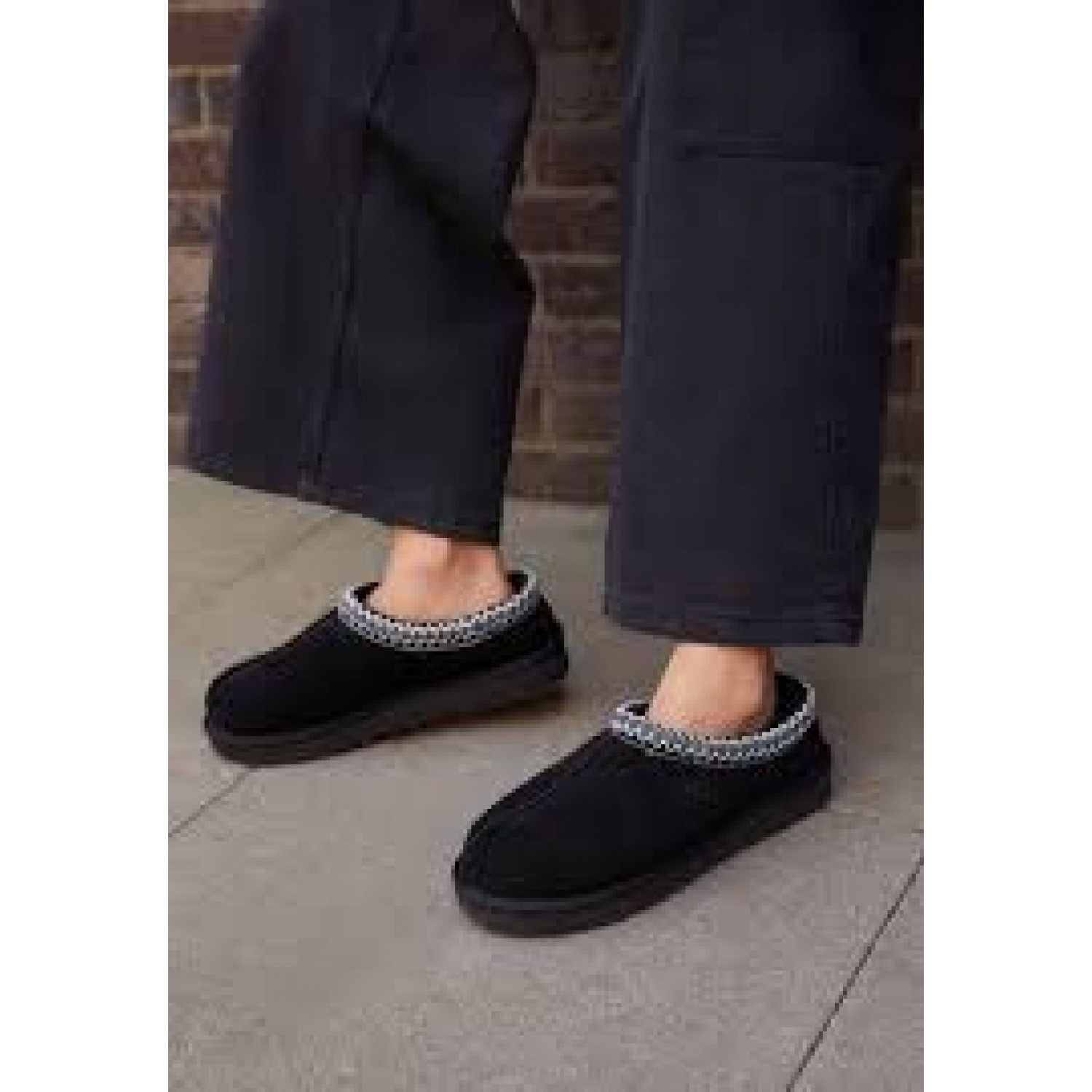 UGG Tasman Slipper Black